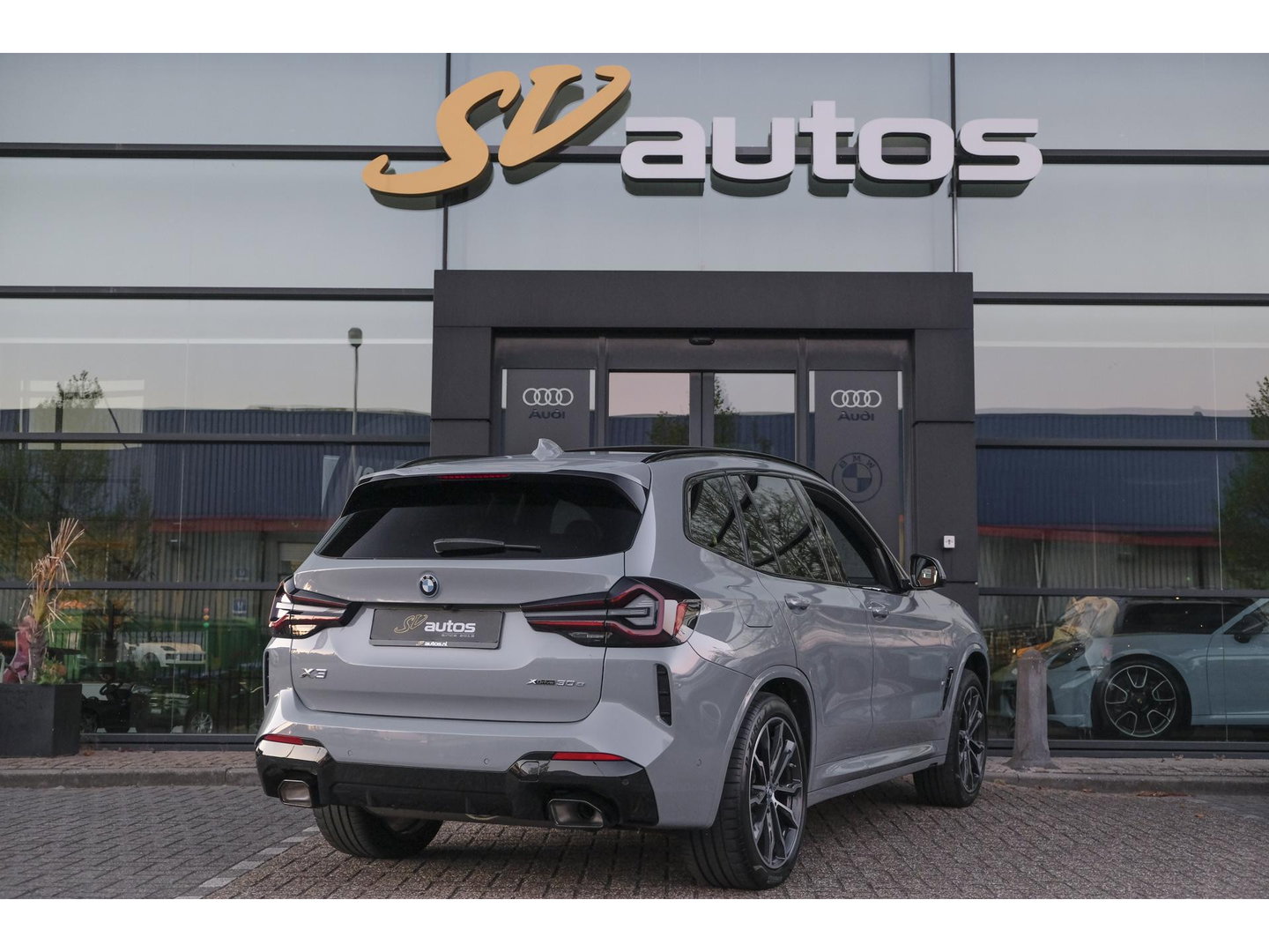 BMW X3 xDrive30e 292pk LCI M-sport Panoramadak X3M stoelen Brooklyn grau Trekhaak Adaptive cruise NLauto