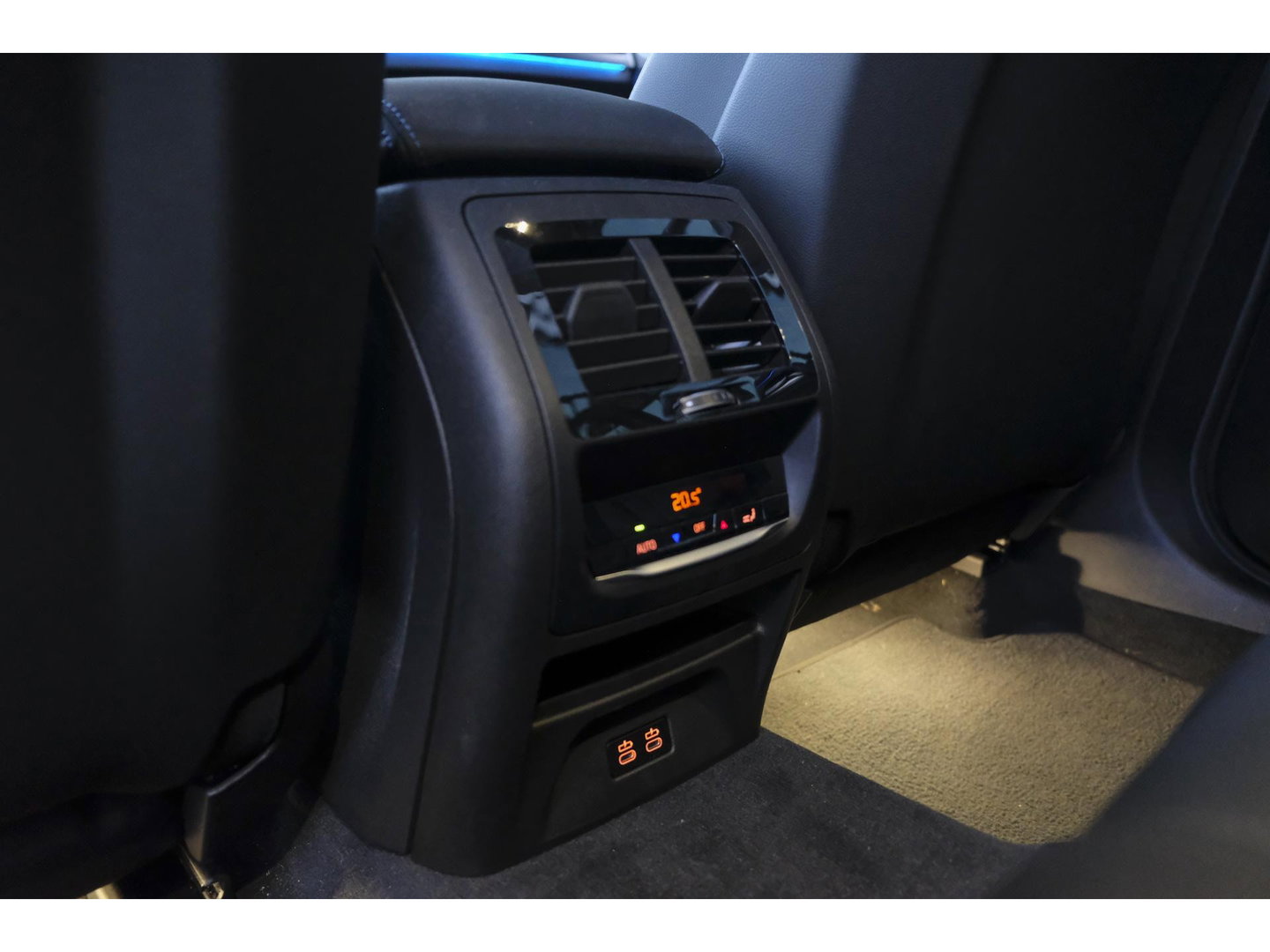 BMW X3 xDrive30e 292pk LCI M-sport Panoramadak X3M stoelen Brooklyn grau Trekhaak Adaptive cruise NLauto
