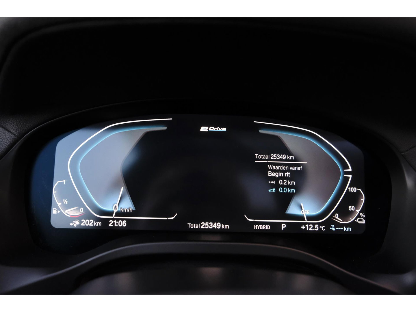 BMW X3 xDrive30e 292pk LCI M-sport Panoramadak X3M stoelen Brooklyn grau Trekhaak Adaptive cruise NLauto
