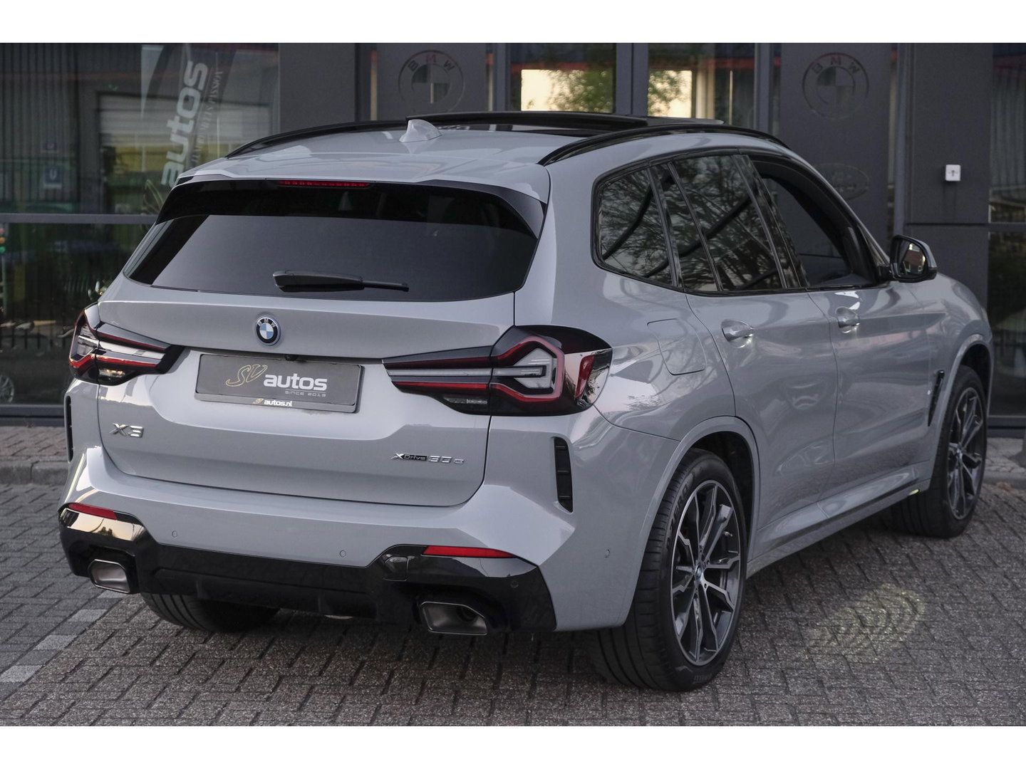 BMW X3 xDrive30e 292pk LCI M-sport Panoramadak X3M stoelen Brooklyn grau Trekhaak Adaptive cruise NLauto