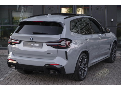 BMW X3 xDrive30e 292pk LCI M-sport Panoramadak X3M stoelen Brooklyn grau Trekhaak Adaptive cruise NLauto