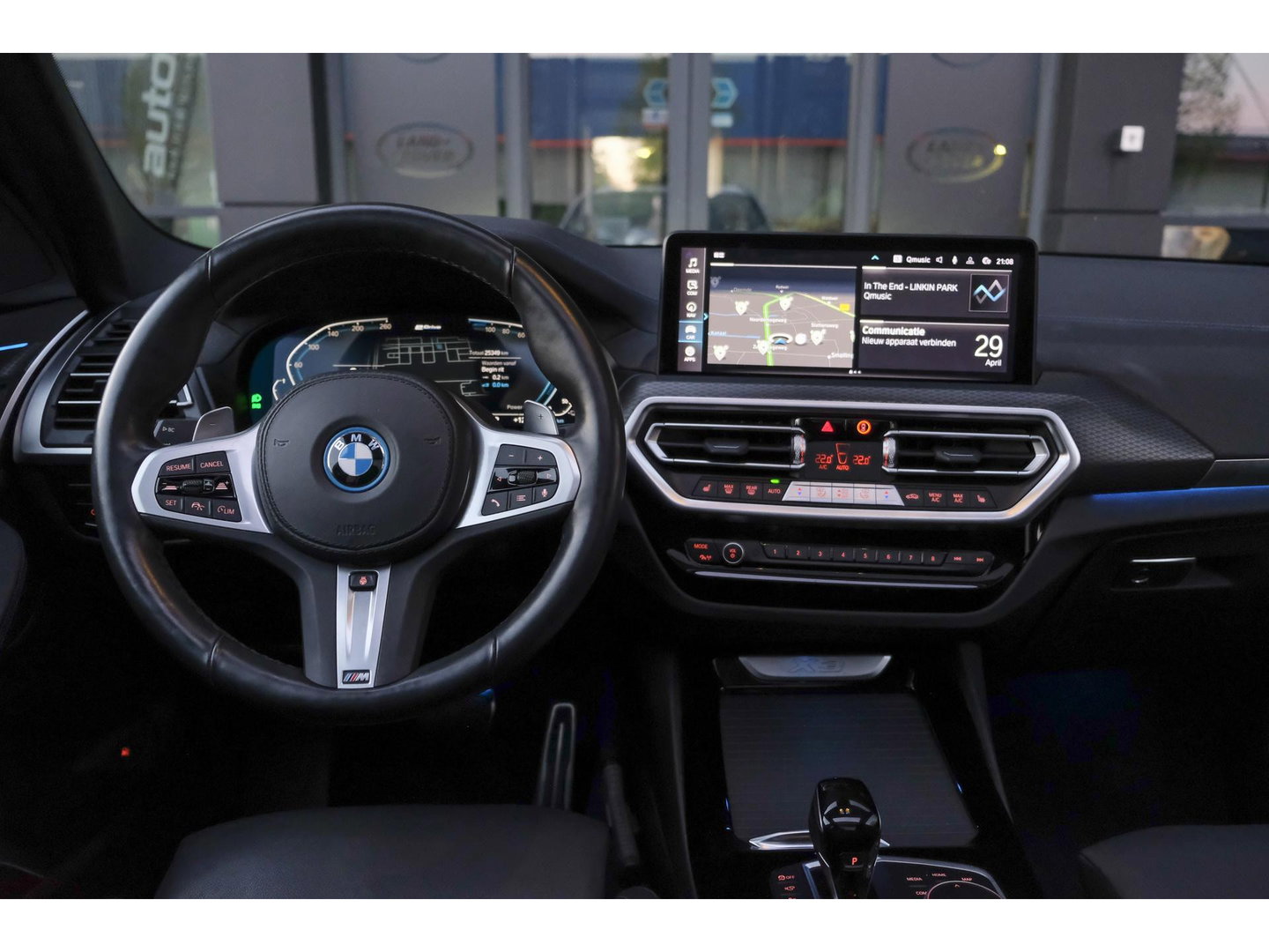 BMW X3 xDrive30e 292pk LCI M-sport Panoramadak X3M stoelen Brooklyn grau Trekhaak Adaptive cruise NLauto