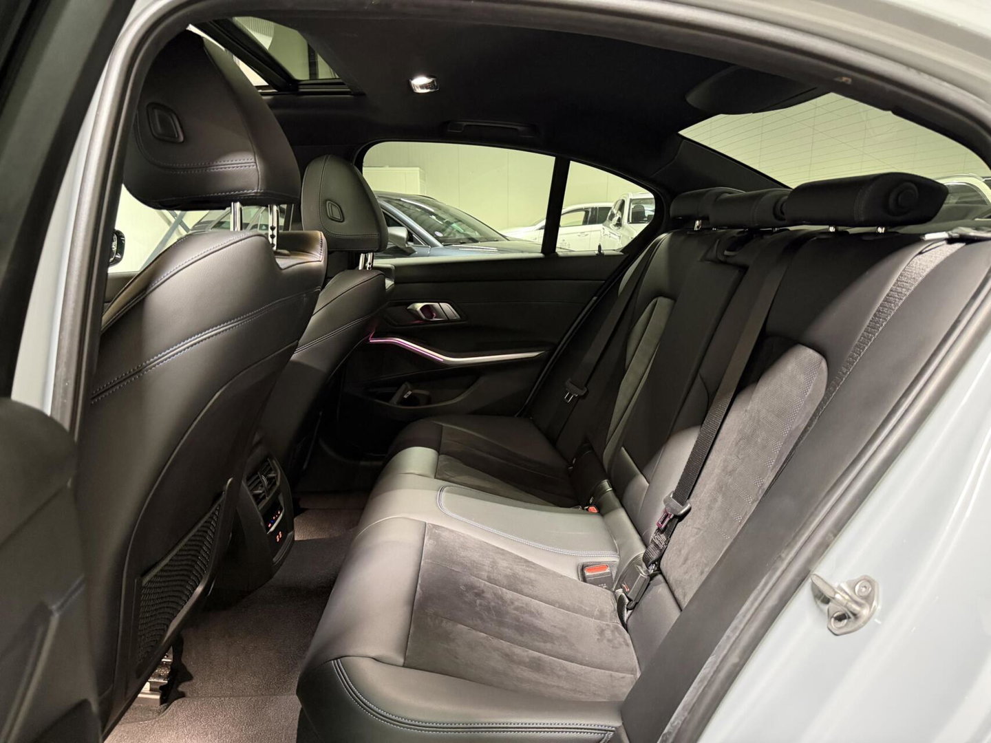 BMW 3 Serie 320e Sedan M-sport Pano Sfeer Brooklyn Grau NAP