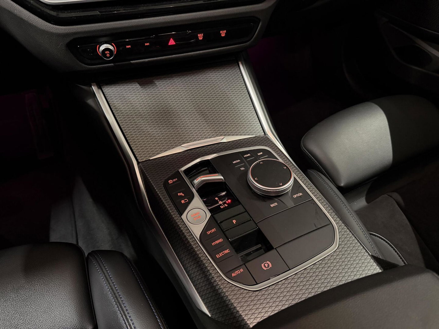 BMW 3 Serie 320e Sedan M-sport Pano Sfeer Brooklyn Grau NAP