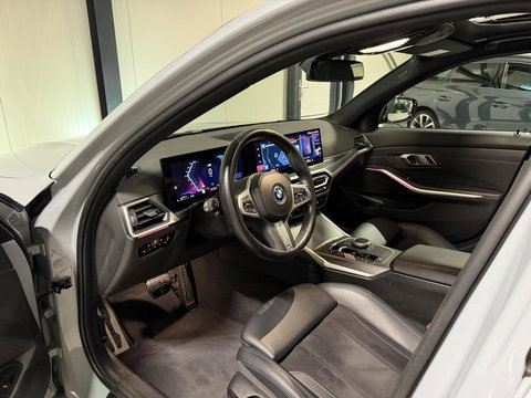 BMW 3 Serie 320e Sedan M-sport Pano Sfeer Brooklyn Grau NAP