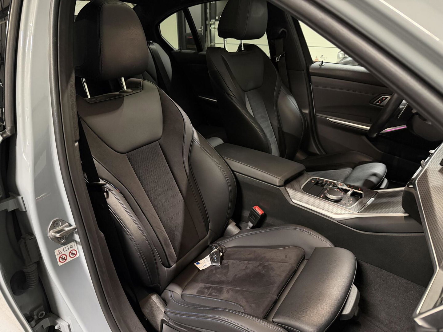 BMW 3 Serie 320e Sedan M-sport Pano Sfeer Brooklyn Grau NAP