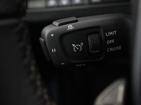 Peugeot 3008 1.6 HYbrid 225 GT | SOH 91,2% | Panoramadak | Leder | Stoelverwarming | 360 Camera | Massage | Adaptive cruise | Focal Sound | Carplay | Keyless | Full LED | Navigatie | PHEV | Plug In