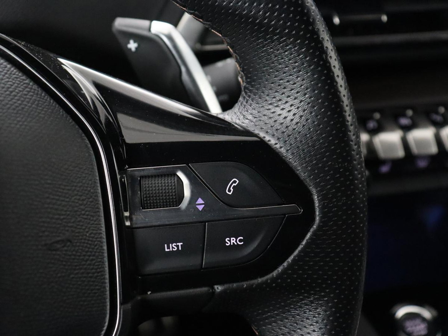 Peugeot 3008 1.6 HYbrid 225 GT | SOH 91,2% | Panoramadak | Leder | Stoelverwarming | 360 Camera | Massage | Adaptive cruise | Focal Sound | Carplay | Keyless | Full LED | Navigatie | PHEV | Plug In