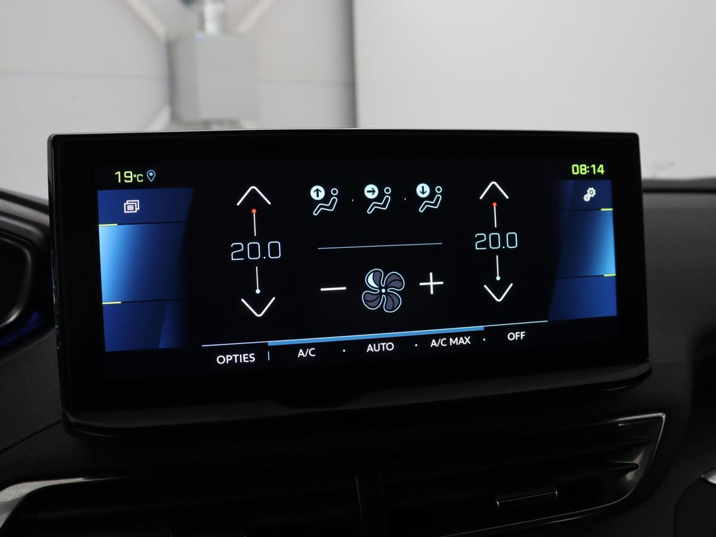 Peugeot 3008 1.6 HYbrid 225 GT | SOH 91,2% | Panoramadak | Leder | Stoelverwarming | 360 Camera | Massage | Adaptive cruise | Focal Sound | Carplay | Keyless | Full LED | Navigatie | PHEV | Plug In