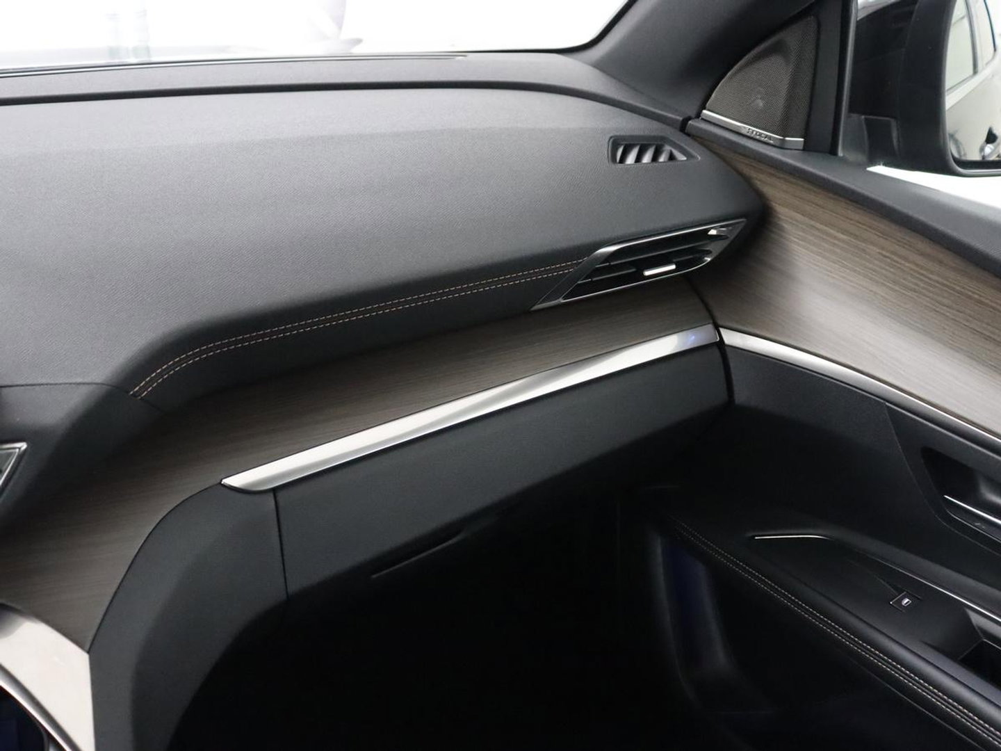 Peugeot 3008 1.6 HYbrid 225 GT | SOH 91,2% | Panoramadak | Leder | Stoelverwarming | 360 Camera | Massage | Adaptive cruise | Focal Sound | Carplay | Keyless | Full LED | Navigatie | PHEV | Plug In