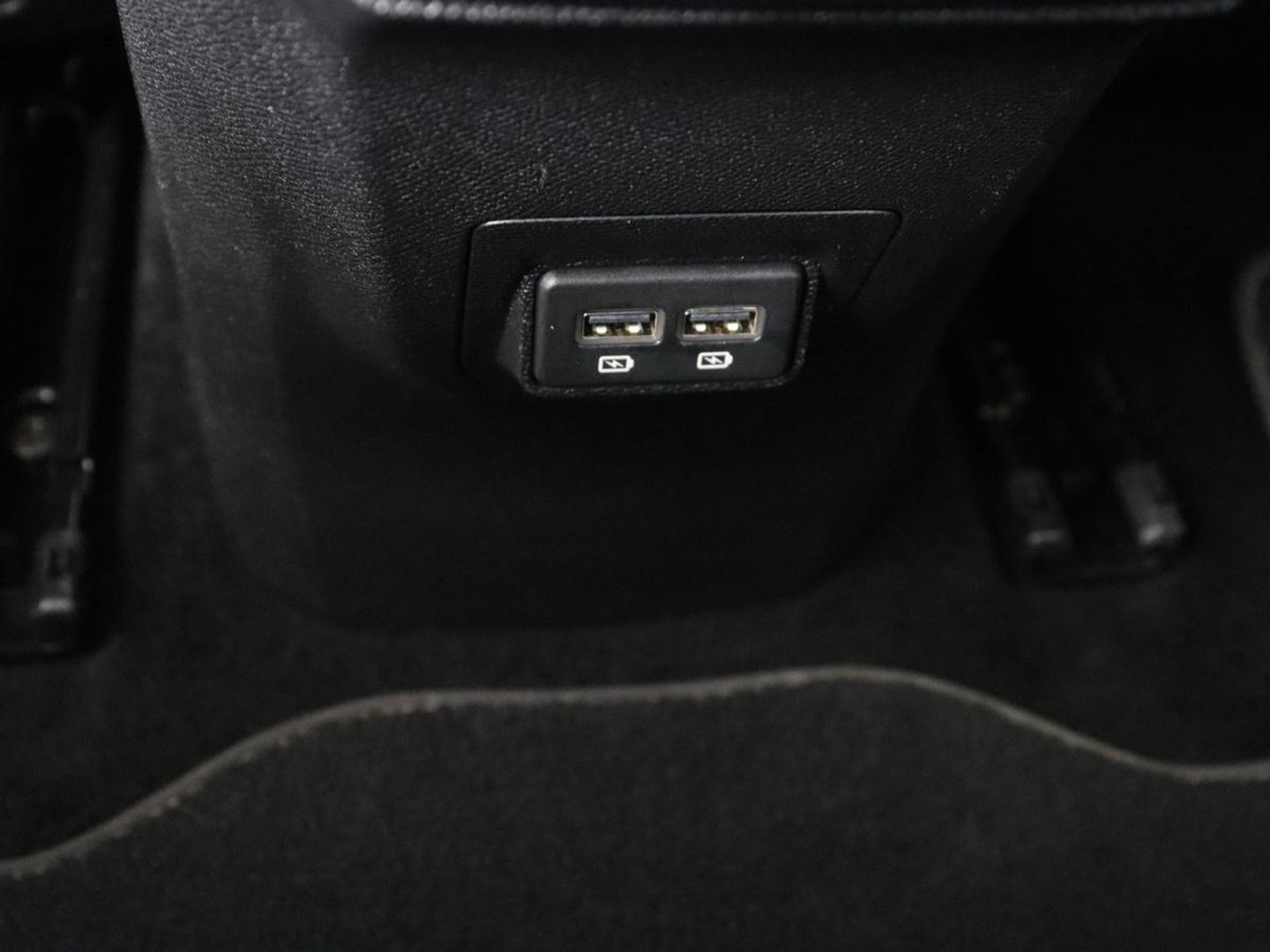 Peugeot 3008 1.6 HYbrid 225 GT | SOH 91,2% | Panoramadak | Leder | Stoelverwarming | 360 Camera | Massage | Adaptive cruise | Focal Sound | Carplay | Keyless | Full LED | Navigatie | PHEV | Plug In