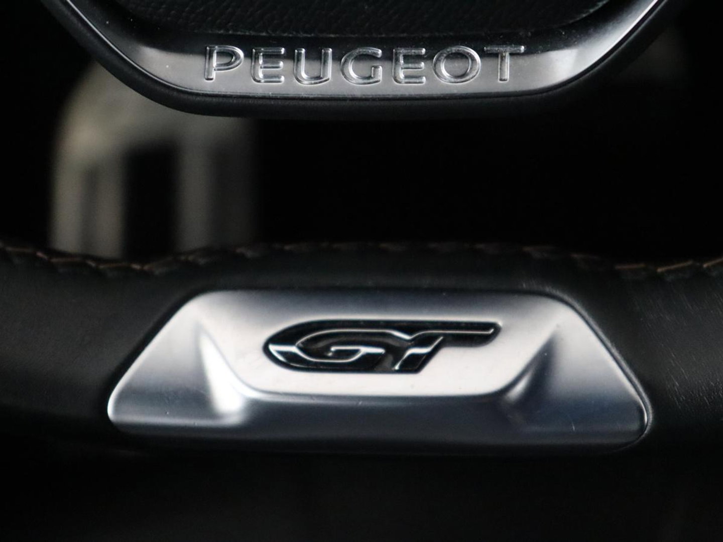 Peugeot 3008 1.6 HYbrid 225 GT | SOH 91,2% | Panoramadak | Leder | Stoelverwarming | 360 Camera | Massage | Adaptive cruise | Focal Sound | Carplay | Keyless | Full LED | Navigatie | PHEV | Plug In