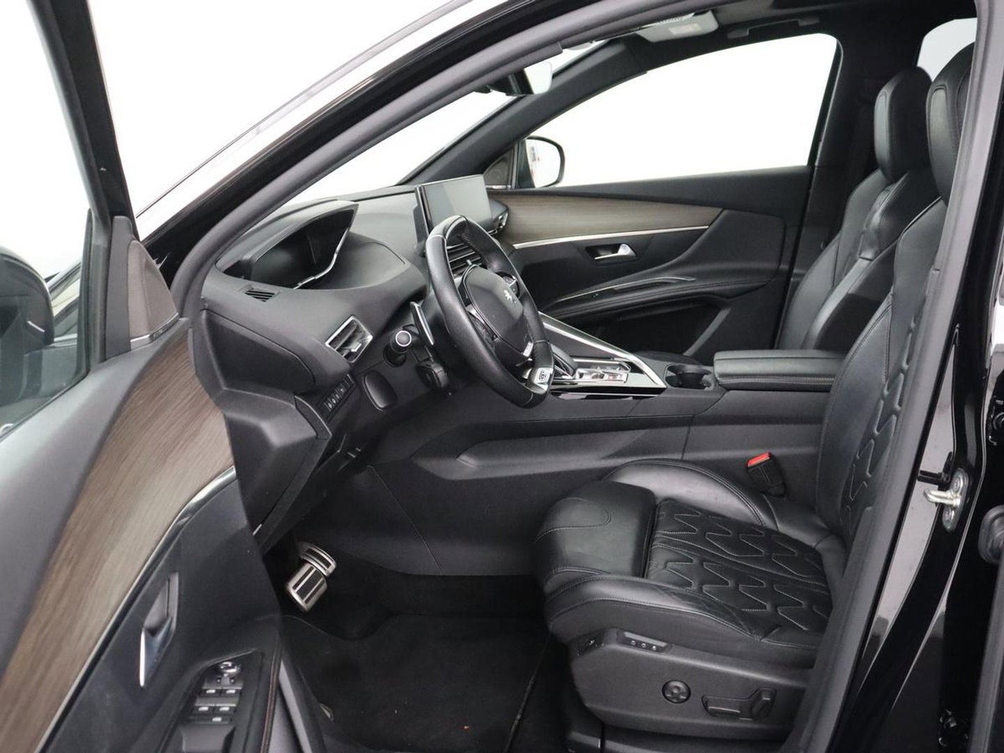 Peugeot 3008 1.6 HYbrid 225 GT | SOH 91,2% | Panoramadak | Leder | Stoelverwarming | 360 Camera | Massage | Adaptive cruise | Focal Sound | Carplay | Keyless | Full LED | Navigatie | PHEV | Plug In