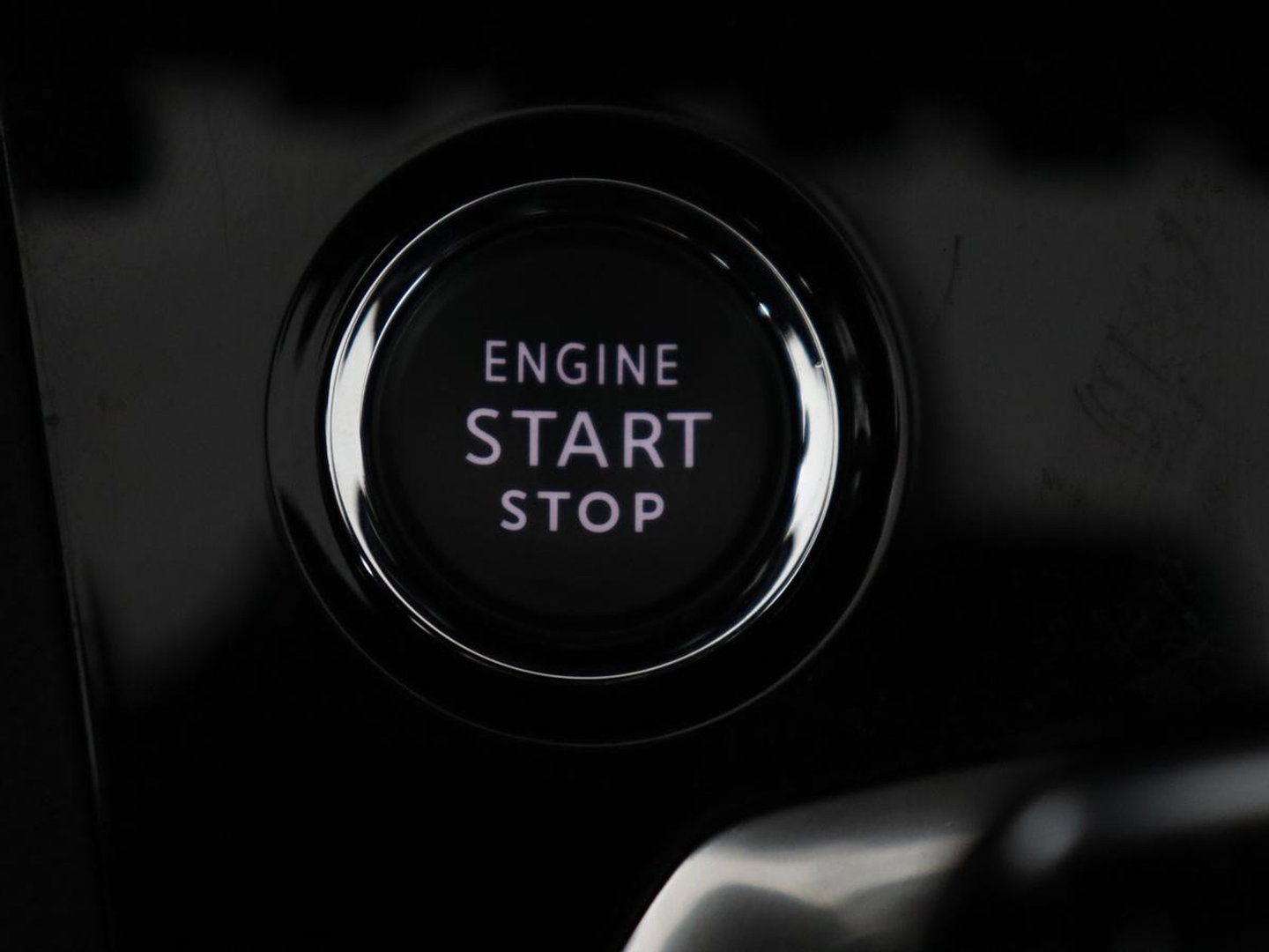 Peugeot 3008 1.6 HYbrid 225 GT | SOH 91,2% | Panoramadak | Leder | Stoelverwarming | 360 Camera | Massage | Adaptive cruise | Focal Sound | Carplay | Keyless | Full LED | Navigatie | PHEV | Plug In