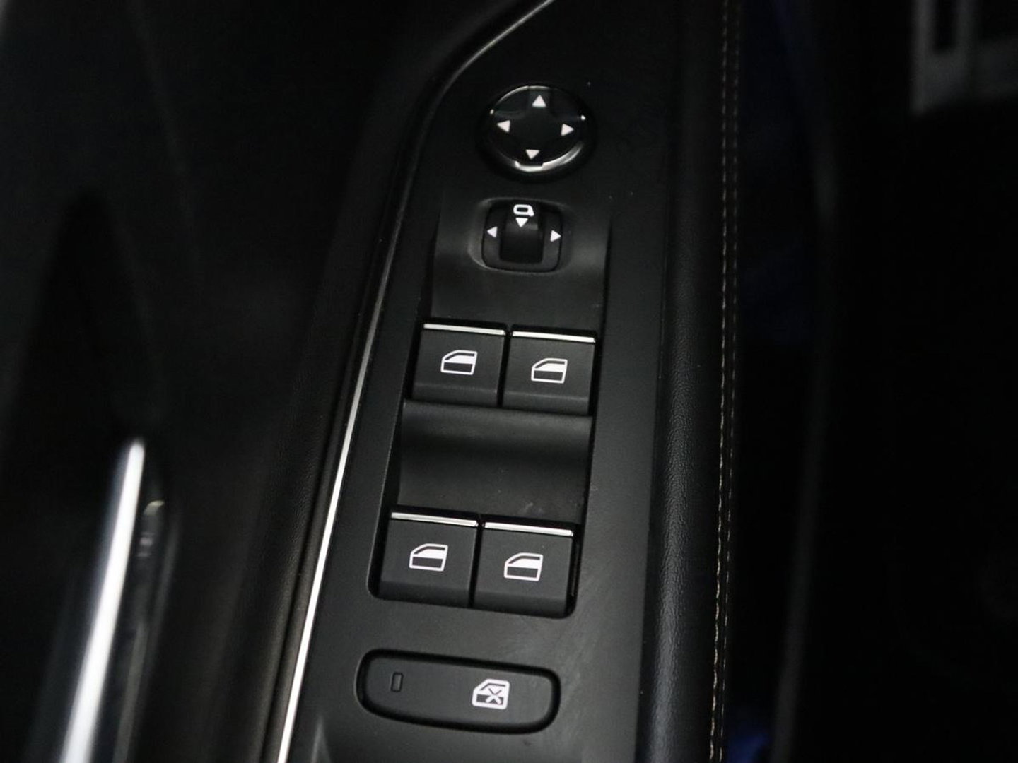 Peugeot 3008 1.6 HYbrid 225 GT | SOH 91,2% | Panoramadak | Leder | Stoelverwarming | 360 Camera | Massage | Adaptive cruise | Focal Sound | Carplay | Keyless | Full LED | Navigatie | PHEV | Plug In