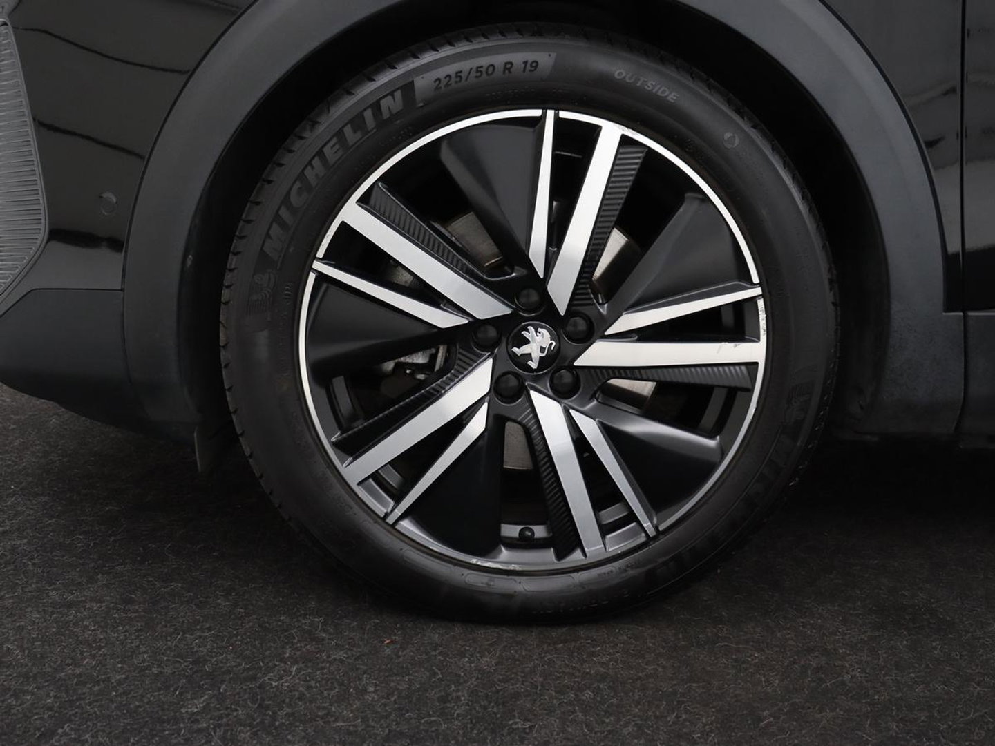 Peugeot 3008 1.6 HYbrid 225 GT | SOH 91,2% | Panoramadak | Leder | Stoelverwarming | 360 Camera | Massage | Adaptive cruise | Focal Sound | Carplay | Keyless | Full LED | Navigatie | PHEV | Plug In