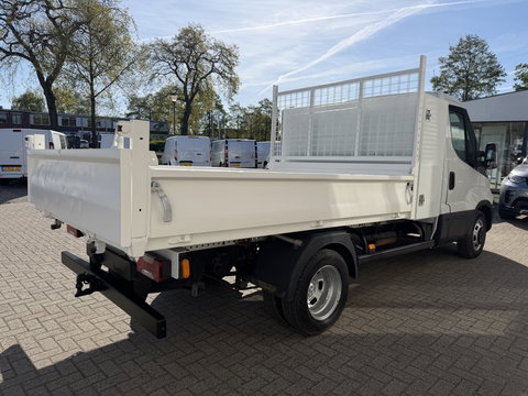 Iveco Daily 35C13 2.3 345 / JPM kipper met kist / dubbellucht / vaste prijs rijklaar € 17.950 ex btw / trekhaak 3500 kg / airco / cruise control / schotten neerklapbaar