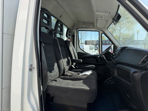 Iveco Daily 35C13 2.3 345 / JPM kipper met kist / dubbellucht / vaste prijs rijklaar € 17.950 ex btw / trekhaak 3500 kg / airco / cruise control / schotten neerklapbaar