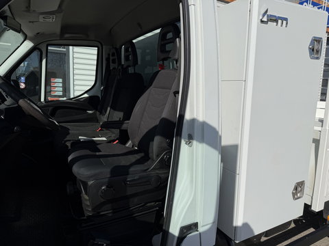 Iveco Daily 35C13 2.3 345 / JPM kipper met kist / dubbellucht / vaste prijs rijklaar € 17.950 ex btw / trekhaak 3500 kg / airco / cruise control / schotten neerklapbaar