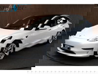 Tesla Model 3 - RWD ACC Autopilot Stuurverwarm. PDC Leer Navi Panoramadak 360° Elektr. achterklep Stoelverwarming voor & achter Climate voor & achter LM velgen