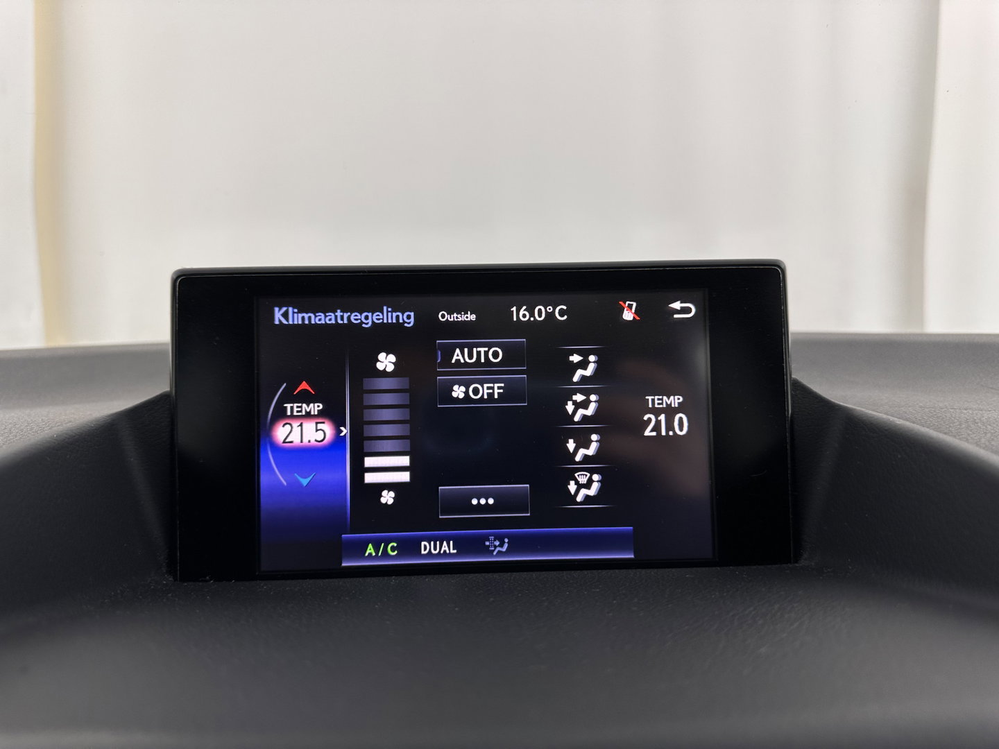 Lexus CT 200h Business Line Aut. *NAVI-FULLMAP | COMFORTSEATS | CAMERA | ECC | CRUISE | DIGI-COCKPIT | 16''ALU*