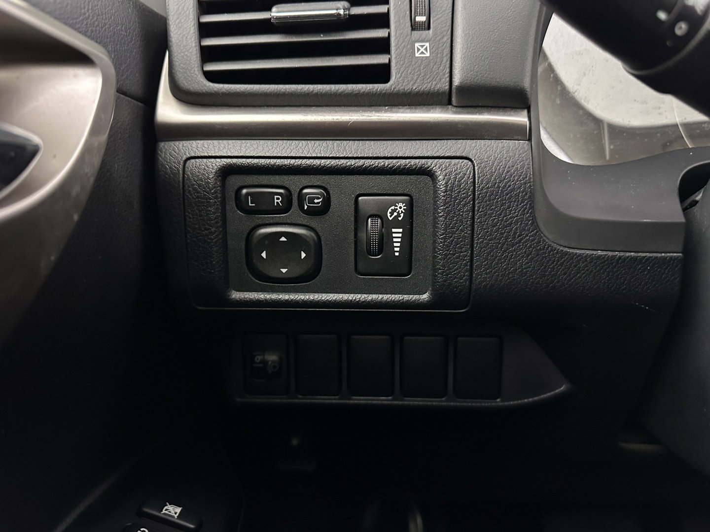 Lexus CT 200h Business Line Aut. *NAVI-FULLMAP | COMFORTSEATS | CAMERA | ECC | CRUISE | DIGI-COCKPIT | 16''ALU*