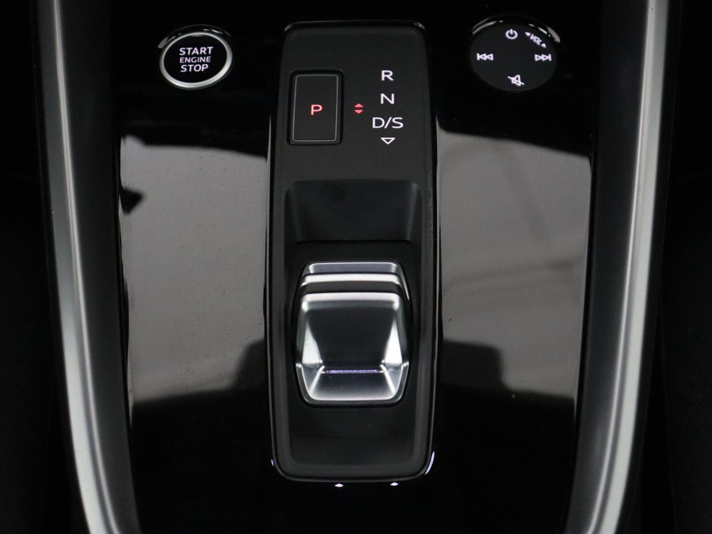 Audi A3 30 TFSI Advanced edition | Sportstoelen | Carplay | Virtual Cockpit | Climate control | Full LED | Navigatie | Cruise control | Parkeerhulp | Bluetooth