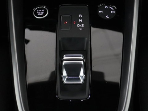 Audi A3 30 TFSI Advanced edition | Sportstoelen | Carplay | Virtual Cockpit | Climate control | Full LED | Navigatie | Cruise control | Parkeerhulp | Bluetooth