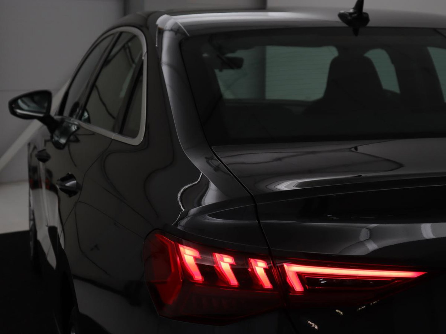 Audi A3 30 TFSI Advanced edition | Sportstoelen | Carplay | Virtual Cockpit | Climate control | Full LED | Navigatie | Cruise control | Parkeerhulp | Bluetooth
