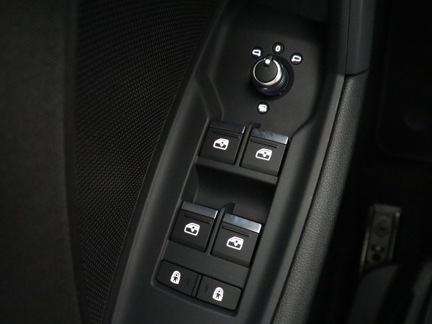 Audi A3 30 TFSI Advanced edition | Sportstoelen | Carplay | Virtual Cockpit | Climate control | Full LED | Navigatie | Cruise control | Parkeerhulp | Bluetooth