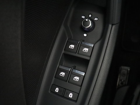 Audi A3 30 TFSI Advanced edition | Sportstoelen | Carplay | Virtual Cockpit | Climate control | Full LED | Navigatie | Cruise control | Parkeerhulp | Bluetooth
