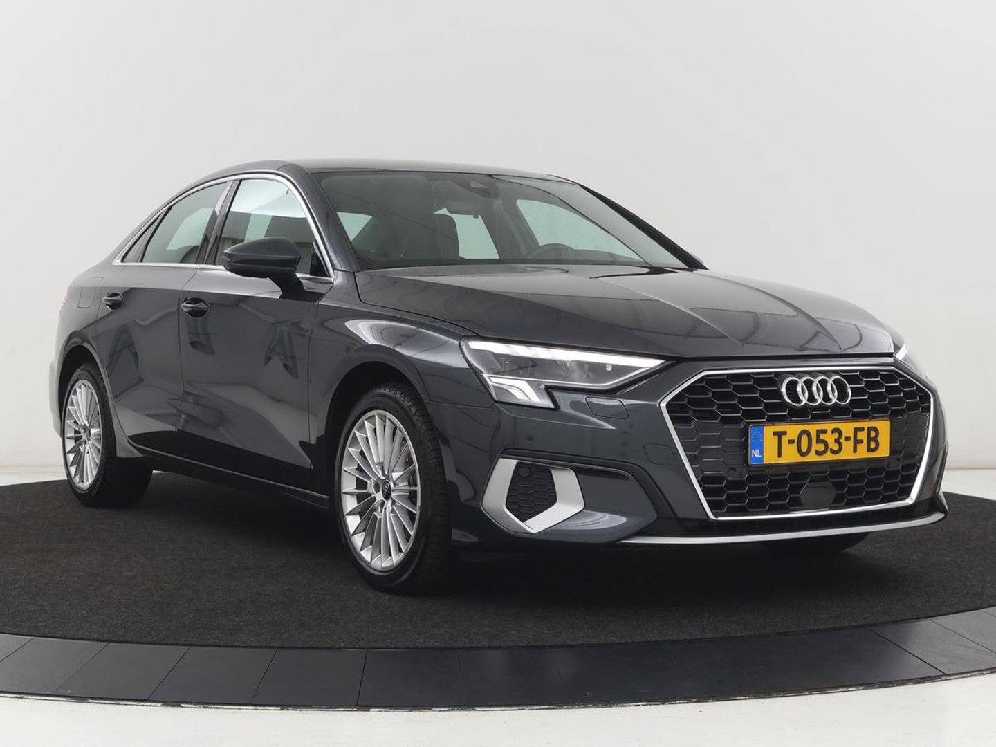 Audi A3 30 TFSI Advanced edition | Sportstoelen | Carplay | Virtual Cockpit | Climate control | Full LED | Navigatie | Cruise control | Parkeerhulp | Bluetooth