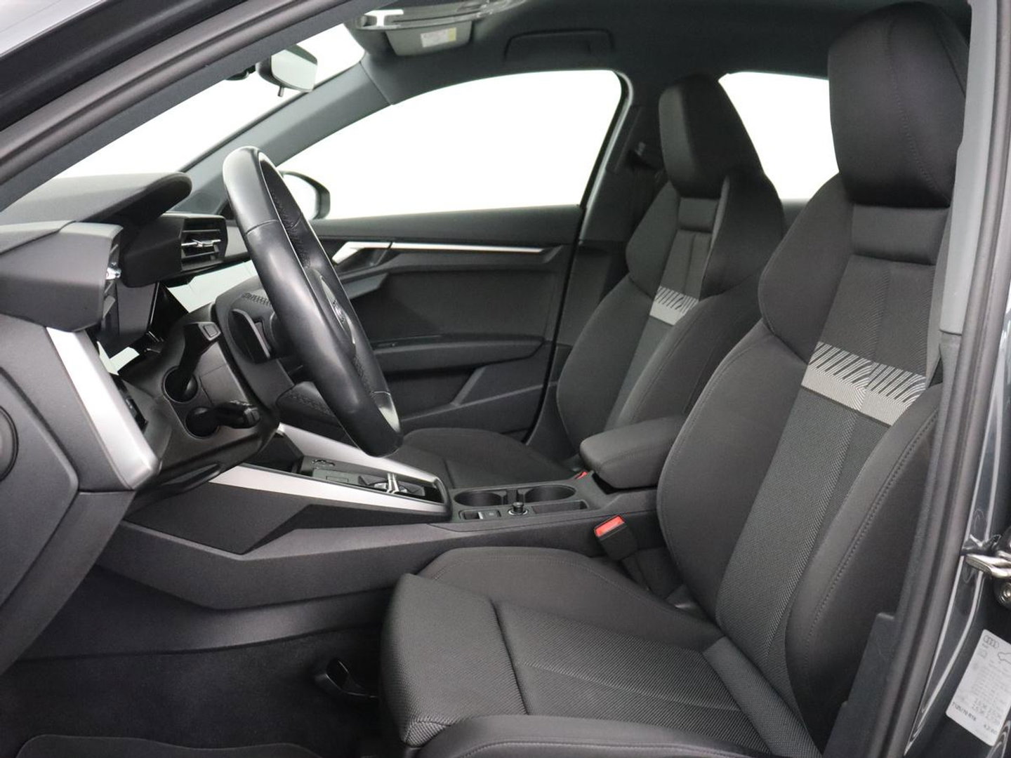 Audi A3 30 TFSI Advanced edition | Sportstoelen | Carplay | Virtual Cockpit | Climate control | Full LED | Navigatie | Cruise control | Parkeerhulp | Bluetooth