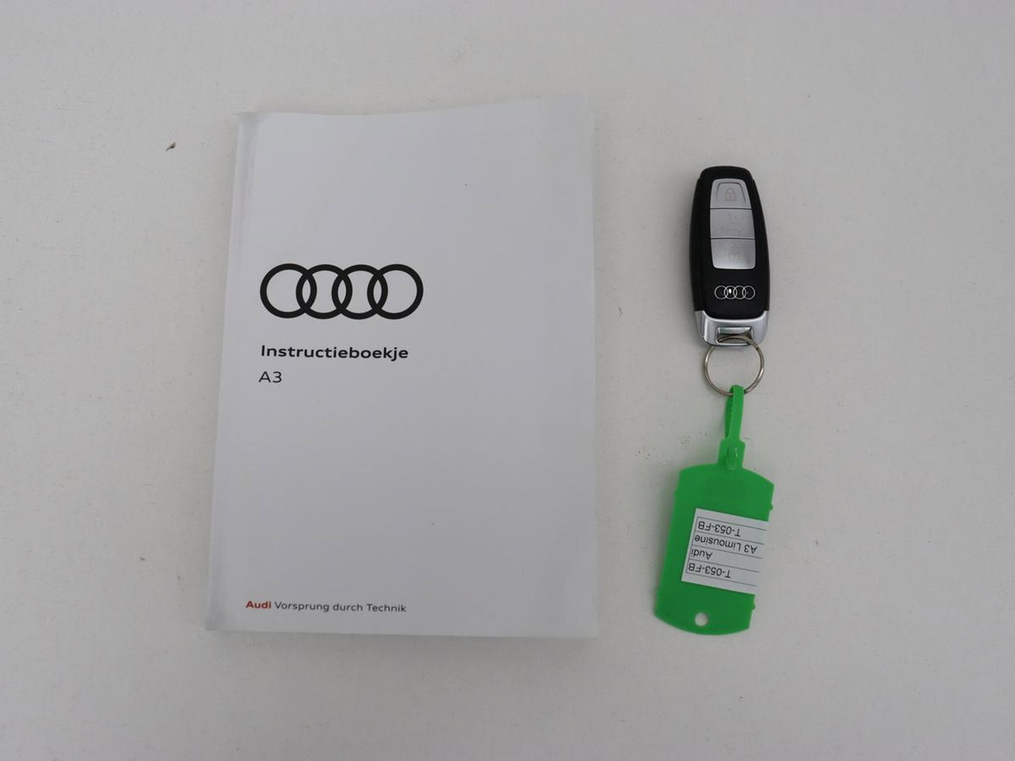 Audi A3 30 TFSI Advanced edition | Sportstoelen | Carplay | Virtual Cockpit | Climate control | Full LED | Navigatie | Cruise control | Parkeerhulp | Bluetooth