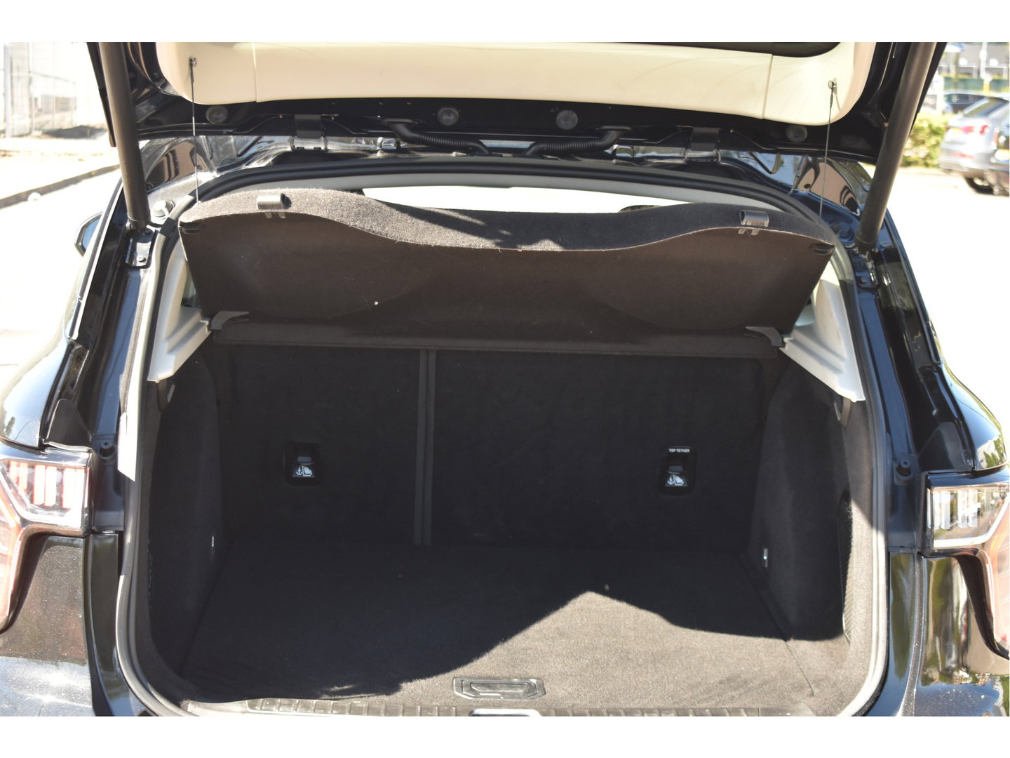 Lynk & Co 01 1.5 261 pk | 360 gr.camera | Trekhaak | Pano.dak | Keyless | Carplay | DAB | Adapt.CC | Allweathers