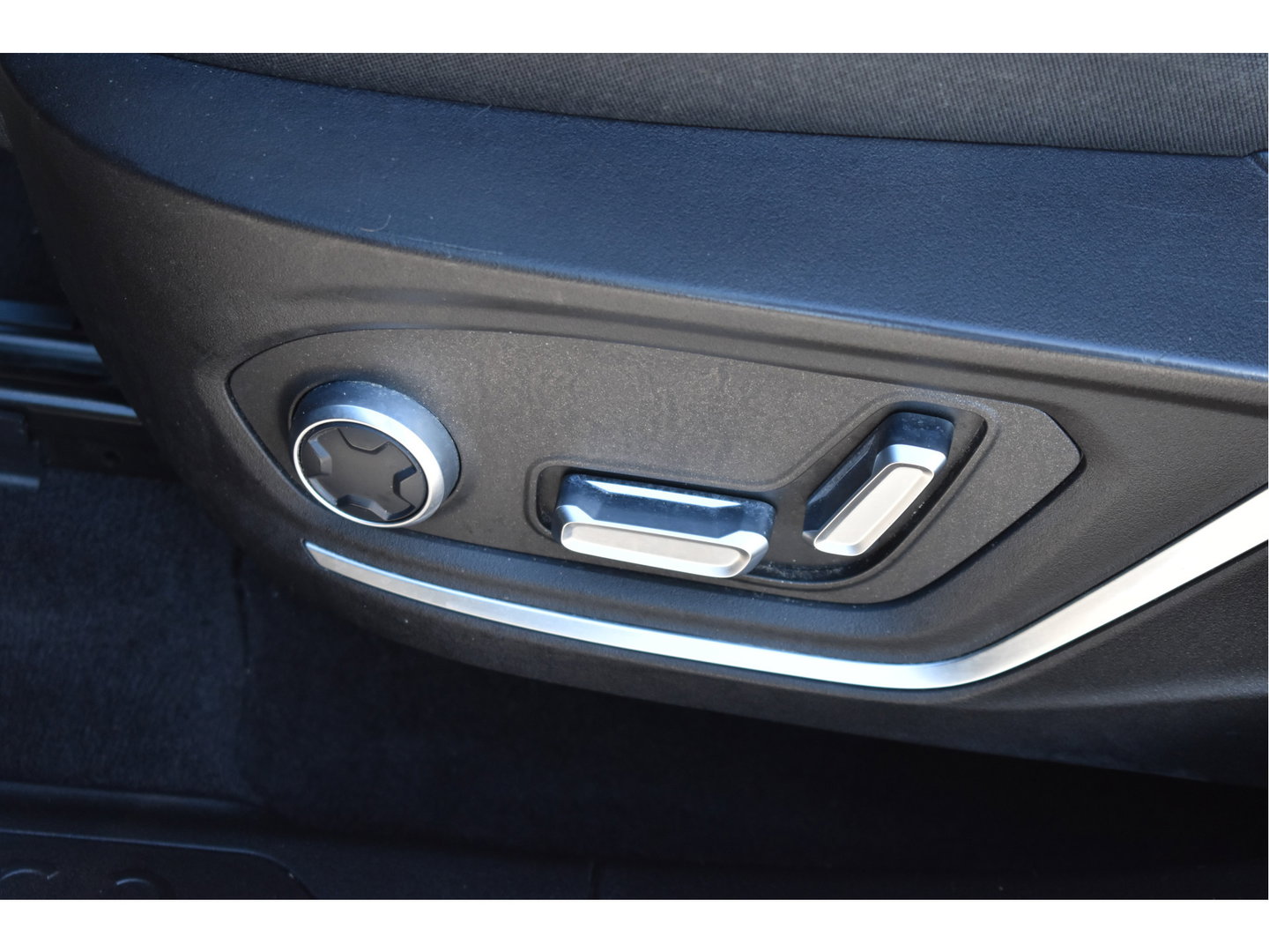 Lynk & Co 01 1.5 261 pk | 360 gr.camera | Trekhaak | Pano.dak | Keyless | Carplay | DAB | Adapt.CC | Allweathers