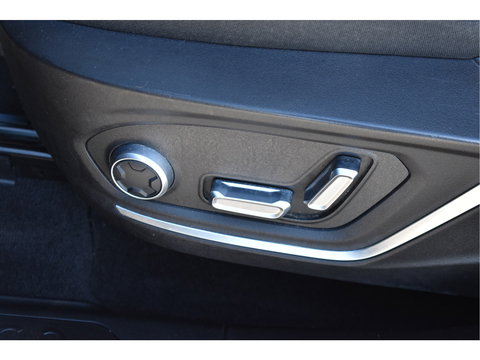 Lynk & Co 01 1.5 261 pk | 360 gr.camera | Trekhaak | Pano.dak | Keyless | Carplay | DAB | Adapt.CC | Allweathers