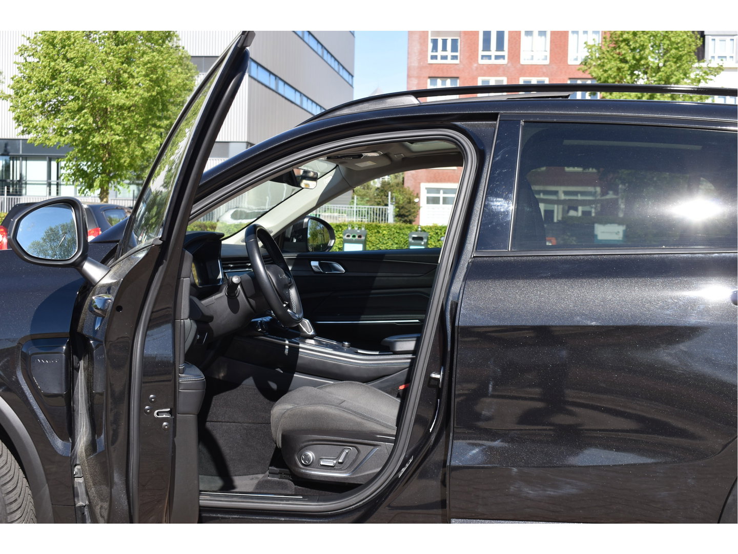 Lynk & Co 01 1.5 261 pk | 360 gr.camera | Trekhaak | Pano.dak | Keyless | Carplay | DAB | Adapt.CC | Allweathers