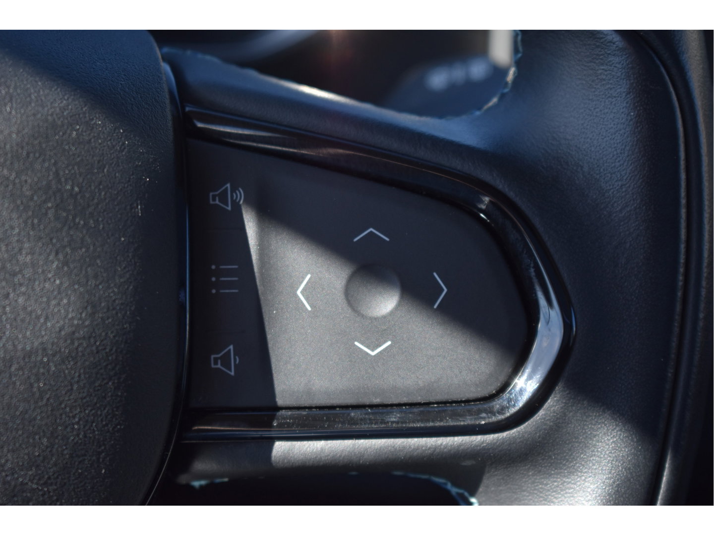 Lynk & Co 01 1.5 261 pk | 360 gr.camera | Trekhaak | Pano.dak | Keyless | Carplay | DAB | Adapt.CC | Allweathers