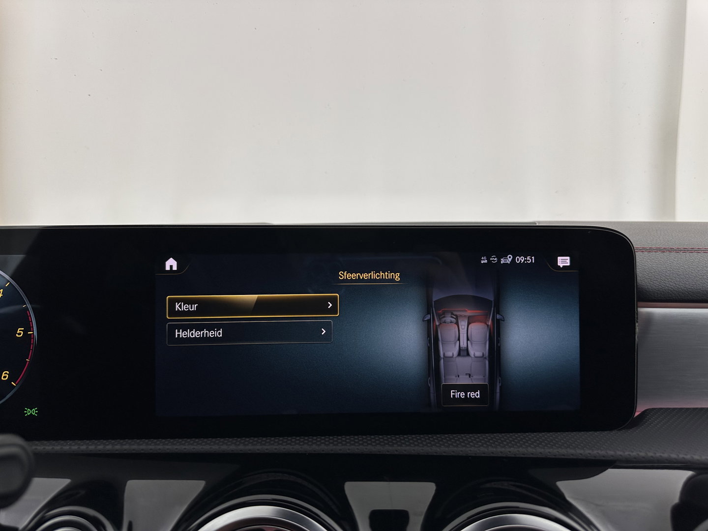 Mercedes-Benz CLA-Klasse Shooting Brake 200 d AMG-Sportpack Business Solution (INCL-BTW) *PANO | DISTRONIC | LEATHER-MICROFIBRE | MULTIBEAM | AMBIENTLIGHT | BLINDSPOT | HEATED-SPORTSEATS | WIDESCREEN-DIGICOCKPIT | DAB+ | NAVI-FULLMAP | CAMERA | PRIVACYGLASS | 18''ALU*