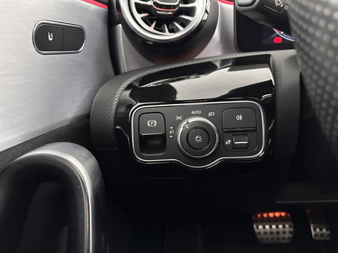 Mercedes-Benz CLA-Klasse Shooting Brake 200 d AMG-Sportpack Business Solution (INCL-BTW) *PANO | DISTRONIC | LEATHER-MICROFIBRE | MULTIBEAM | AMBIENTLIGHT | BLINDSPOT | HEATED-SPORTSEATS | WIDESCREEN-DIGICOCKPIT | DAB+ | NAVI-FULLMAP | CAMERA | PRIVACYGLASS | 18''ALU*