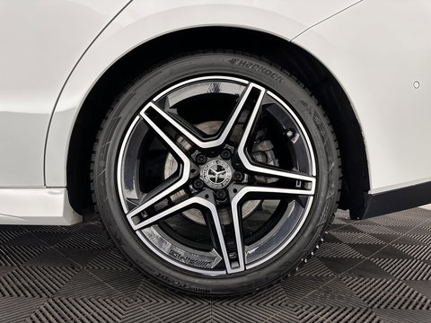 Mercedes-Benz CLA-Klasse Shooting Brake 200 d AMG-Sportpack Business Solution (INCL-BTW) *PANO | DISTRONIC | LEATHER-MICROFIBRE | MULTIBEAM | AMBIENTLIGHT | BLINDSPOT | HEATED-SPORTSEATS | WIDESCREEN-DIGICOCKPIT | DAB+ | NAVI-FULLMAP | CAMERA | PRIVACYGLASS | 18''ALU*