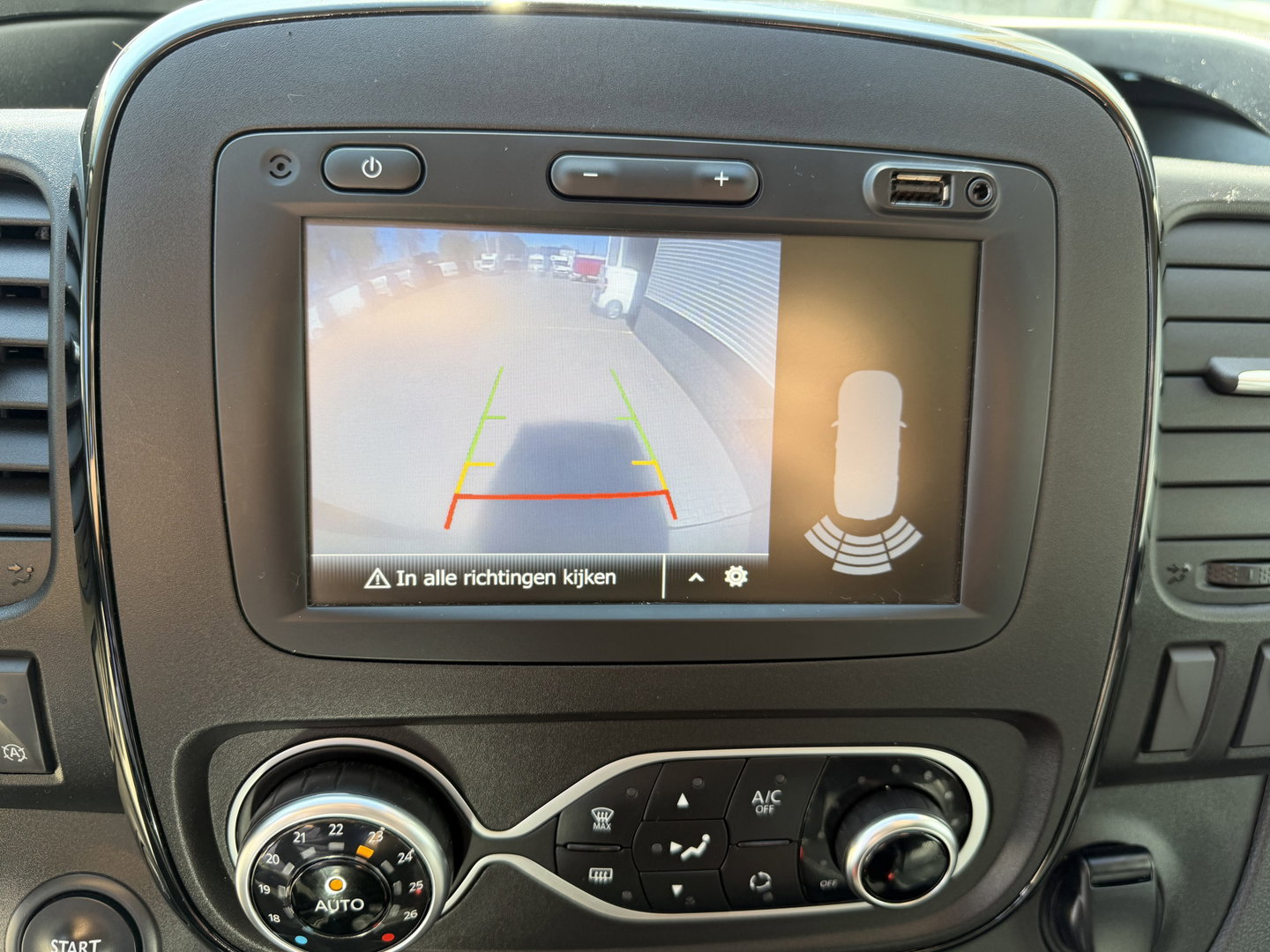 Fiat Talento 2.0 MultiJet 170pk automaat L2H1 SX DC 5 persoons / vaste prijs rijklaar € 21.950 ex btw / lease vanaf € 358 / dubbele schuifdeur / airco / cruise / camera / navigatie / trekhaak !