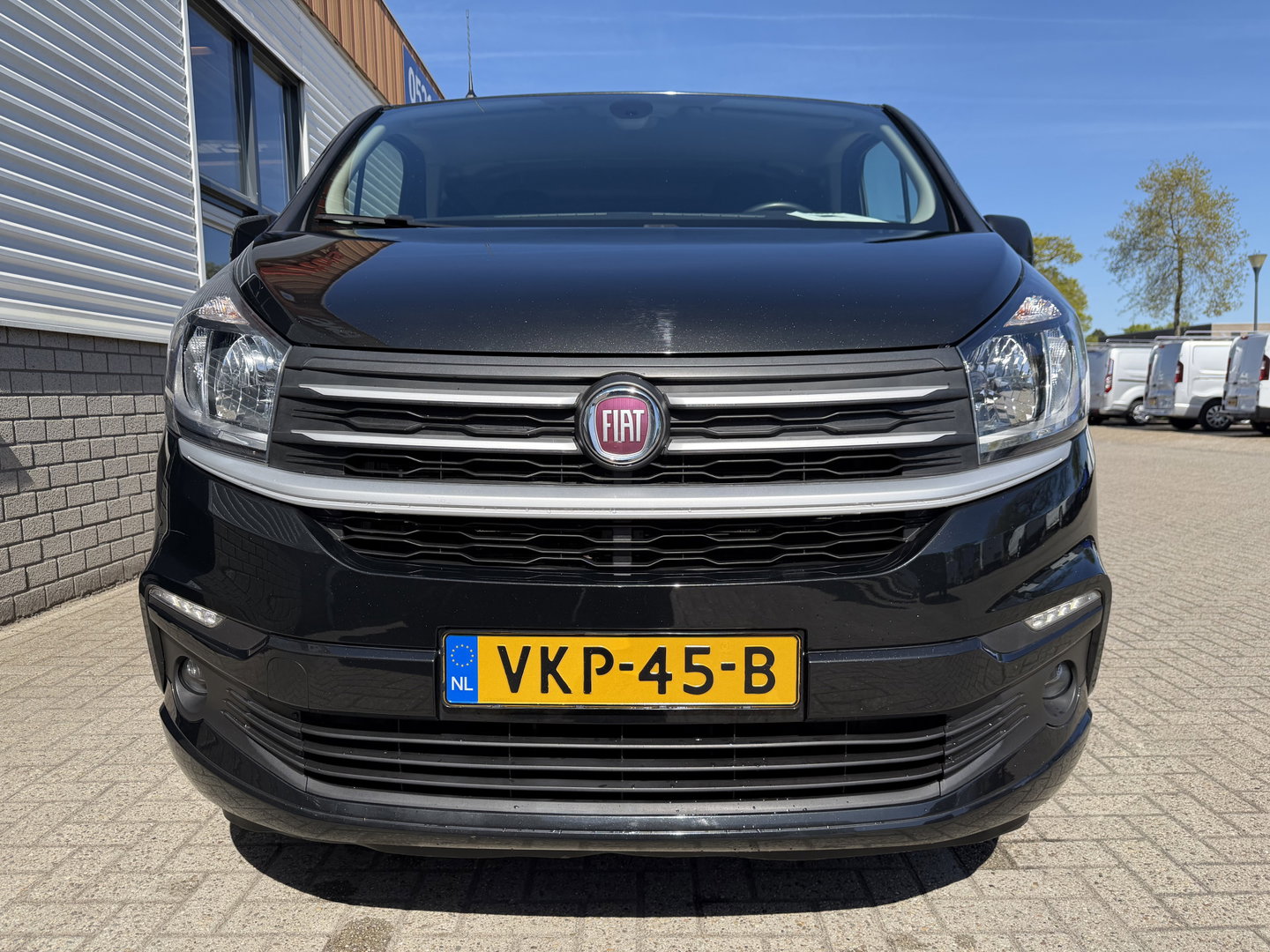 Fiat Talento 2.0 MultiJet 170pk automaat L2H1 SX DC 5 persoons / vaste prijs rijklaar € 21.950 ex btw / lease vanaf € 358 / dubbele schuifdeur / airco / cruise / camera / navigatie / trekhaak !