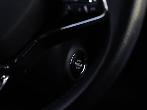 Škoda Karoq 1.5 TSI ACT Sportline DSG Adapt. Cruise Trekhaak Winterpakket