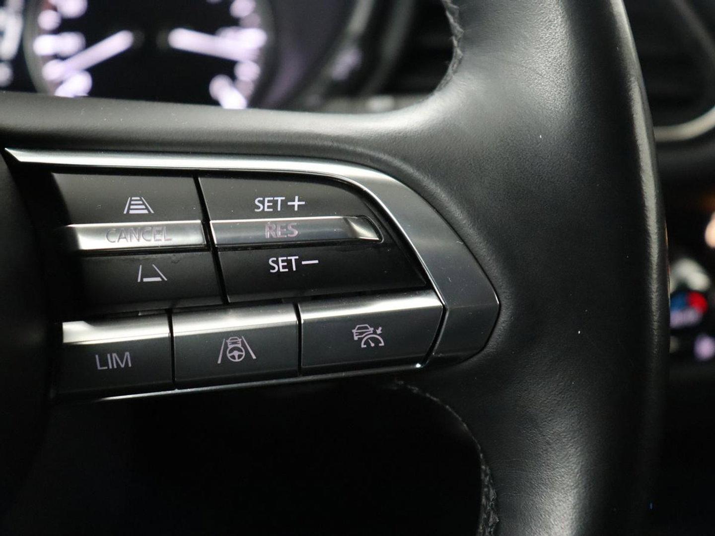 Mazda CX-30 2.0 e-SkyActiv-X M Hybrid Luxury | Leder | Trekhaak | Stoelverwarming | 360 Camera | Head-Up | Carplay | Bose Sound | Stuurverwarming | Navigatie | Keyless | Climate control