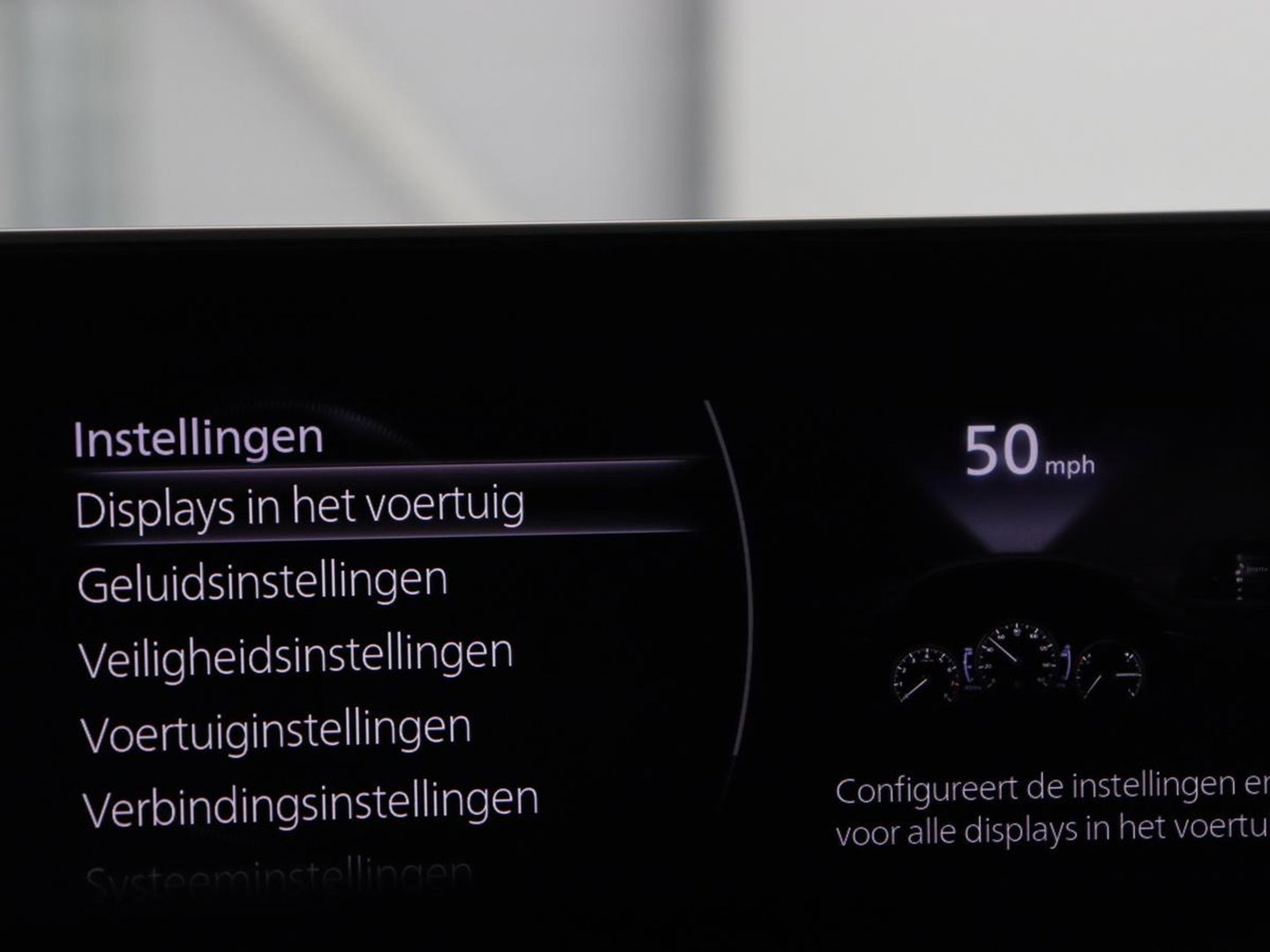 Mazda CX-30 2.0 e-SkyActiv-X M Hybrid Luxury | Leder | Trekhaak | Stoelverwarming | 360 Camera | Head-Up | Carplay | Bose Sound | Stuurverwarming | Navigatie | Keyless | Climate control