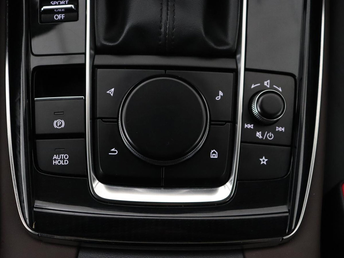 Mazda CX-30 2.0 e-SkyActiv-X M Hybrid Luxury | Leder | Trekhaak | Stoelverwarming | 360 Camera | Head-Up | Carplay | Bose Sound | Stuurverwarming | Navigatie | Keyless | Climate control