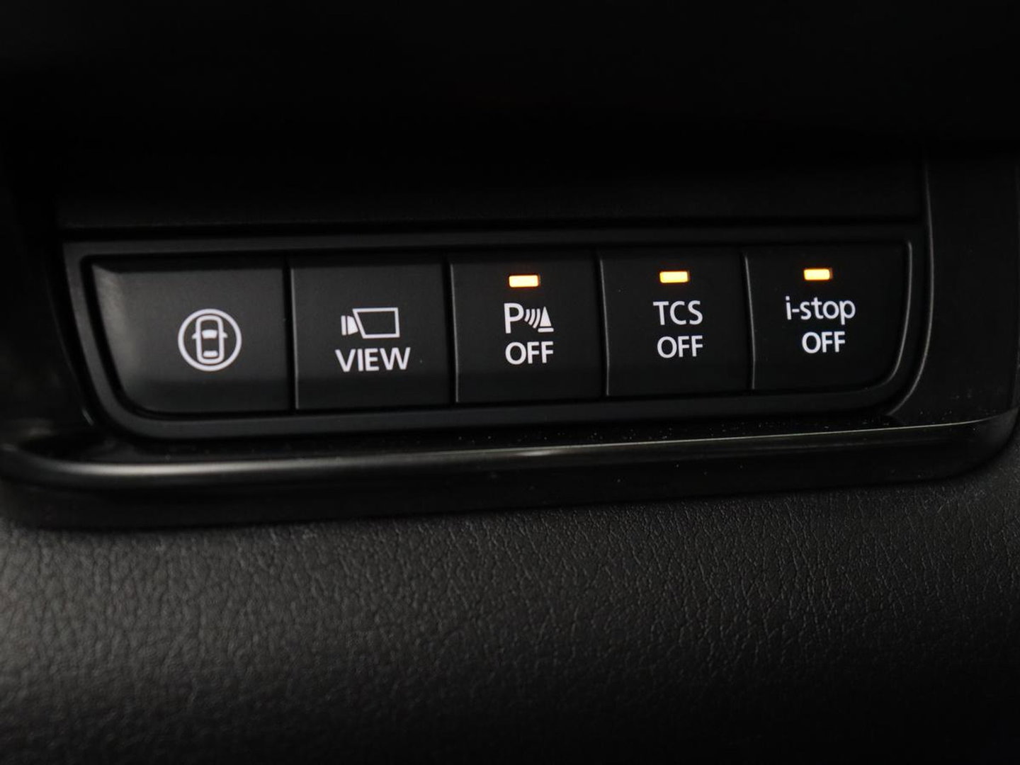 Mazda CX-30 2.0 e-SkyActiv-X M Hybrid Luxury | Leder | Trekhaak | Stoelverwarming | 360 Camera | Head-Up | Carplay | Bose Sound | Stuurverwarming | Navigatie | Keyless | Climate control