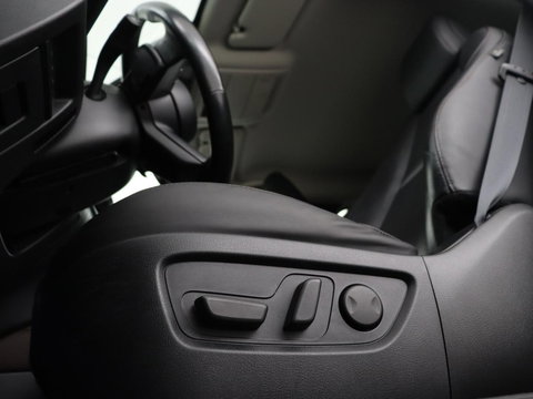 Mazda CX-30 2.0 e-SkyActiv-X M Hybrid Luxury | Leder | Trekhaak | Stoelverwarming | 360 Camera | Head-Up | Carplay | Bose Sound | Stuurverwarming | Navigatie | Keyless | Climate control